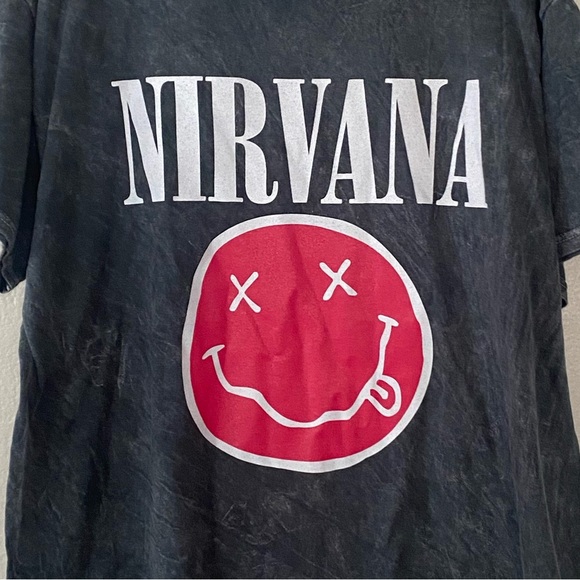 Distressed Gray Nirvana Smiley Graphic Live 93 Concert T Shirt Size XL Grunge - Picture 3 of 7
